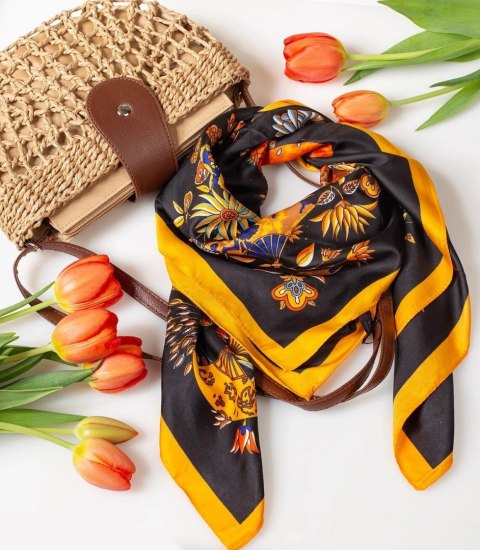 Chusta delikatna elegancka apaszka ozdobiona przepięknym wzorem (Wielokolorowy || Czarny) Chusta delikatna elegancka apaszka ozdobiona przepięknym wzorem (Wielokolorowy || Czarny)