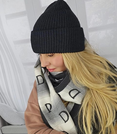 Ciepła czapka damska BEANIE zimowa jesienna jednokolorowa (Czarny) Ciepła czapka damska BEANIE zimowa jesienna jednokolorowa (Czarny)