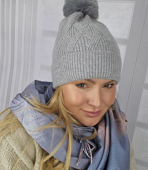 Ciepła czapka damska z pomponem zimowa jesienna z cyrkoniami jednokolorowa (Szary) Ciepła czapka damska z pomponem zimowa jesienna z cyrkoniami jednokolorowa (Szary)