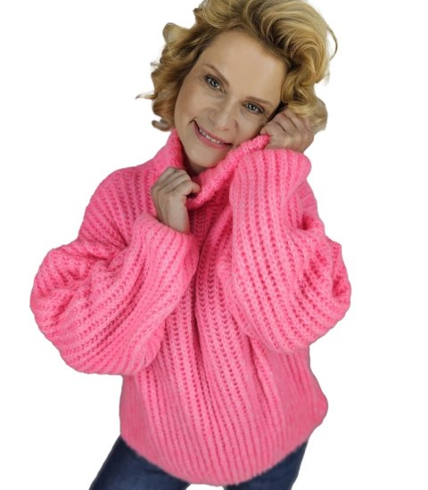 Ciepły sweter golf damski oversize gruby splot miły miękki LAPONIA (Różowy) Ciepły sweter golf damski oversize gruby splot miły miękki LAPONIA (Różowy)