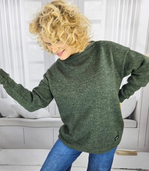 Ciepły sweter damski oversize dekolt łódka MARLENA (Zielony) Ciepły sweter damski oversize dekolt łódka MARLENA (Zielony)
