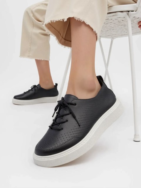 Damskie Slip-On VARENO BLACK - 39 Damskie Slip-On VARENO BLACK - 39