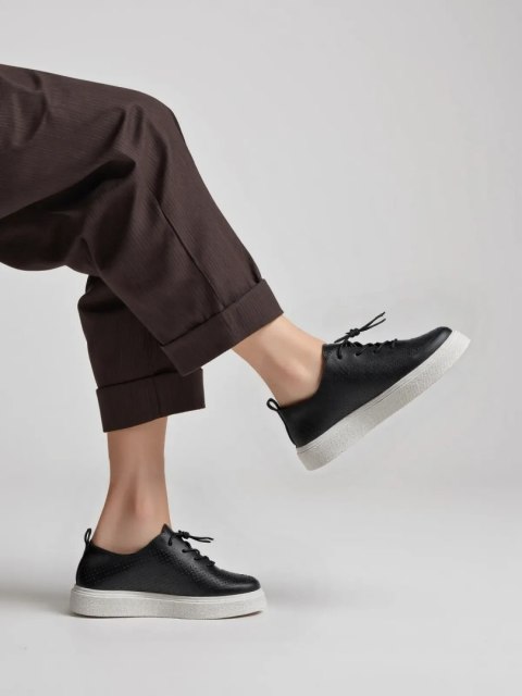 Damskie Slip-On VARENO BLACK - 40 Damskie Slip-On VARENO BLACK - 40