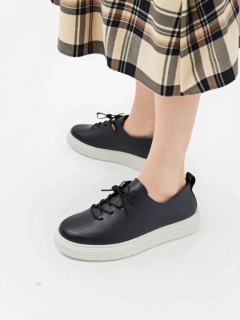 Damskie Slip-On VARENO BLACK - 40 Damskie Slip-On VARENO BLACK - 40