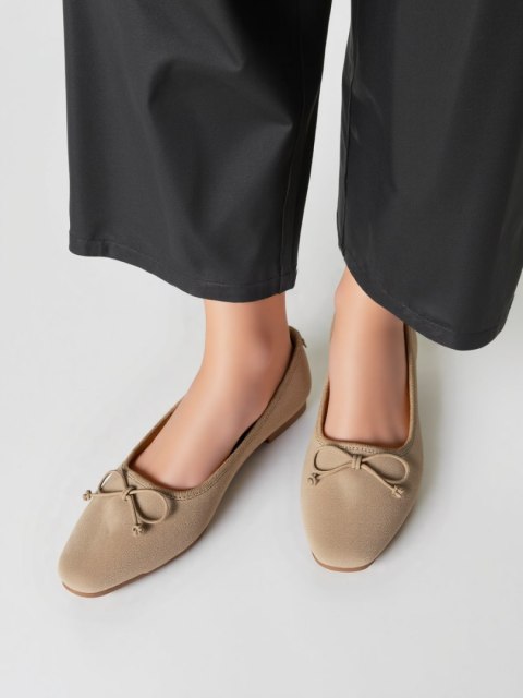 Damskie Baleriny BELLA KHAKI - Naturalny Minimalizm z Wyrafinowanym Akcentem Damskie Baleriny BELLA KHAKI - Naturalny Minimalizm z Wyrafinowanym Akcentem