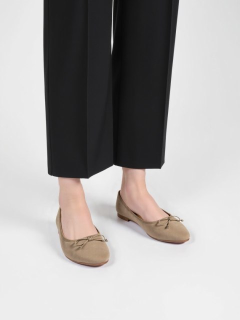 Damskie Baleriny BELLA KHAKI - Naturalny Minimalizm z Wyrafinowanym Akcentem Damskie Baleriny BELLA KHAKI - Naturalny Minimalizm z Wyrafinowanym Akcentem