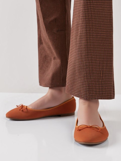 Damskie Baleriny BELLA ORANGE - Uroczy Minimalizm w Energetycznym Odcieniu Damskie Baleriny BELLA ORANGE - Uroczy Minimalizm w Energetycznym Odcieniu