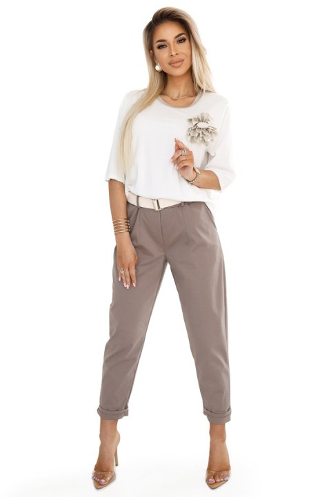 590-1 Stylowe spodnie z kieszeniami i ozdobnym paskiem - MOCHA MOUSSE - UNI 590-1 Stylowe spodnie z kieszeniami i ozdobnym paskiem - MOCHA MOUSSE - UNI