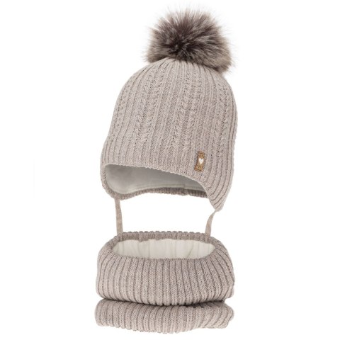 Czapka i komin dla dziewczynki zimowy komplet, beżowy, z wełną merino, z pomponem, wiązany Muanda Czapka i komin dla dziewczynki zimowy komplet, beżowy, z wełną merino, z pomponem, wiązany Muanda