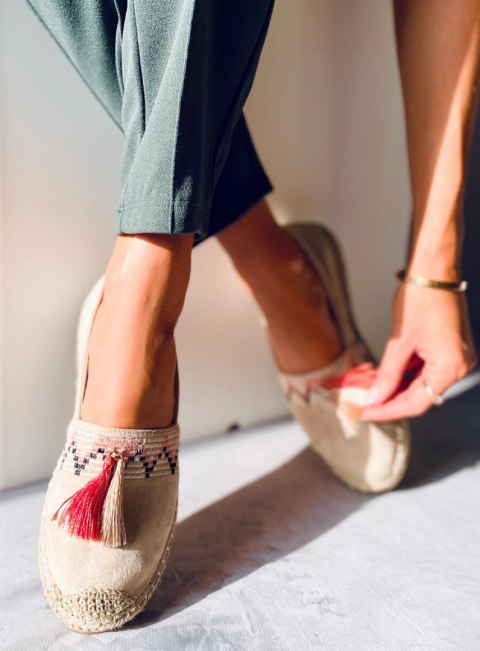 Espadryle boho z frędzlem BIRNA BEIGE