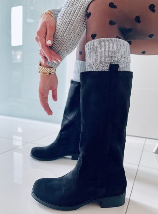 Kozaki z prostą cholewką UNNU BLACK