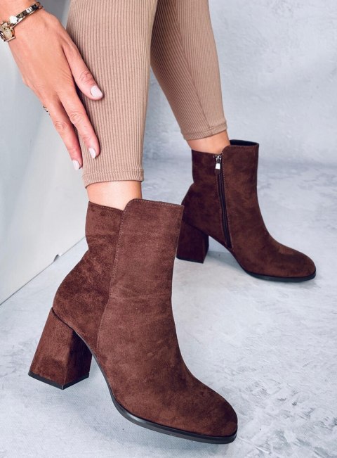 Botki gładkie na obcasie WEISH BROWN Botki gładkie na obcasie WEISH BROWN