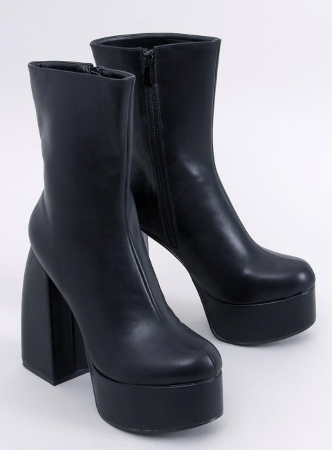 Botki na platformie NICOLE BLACK Botki na platformie NICOLE BLACK