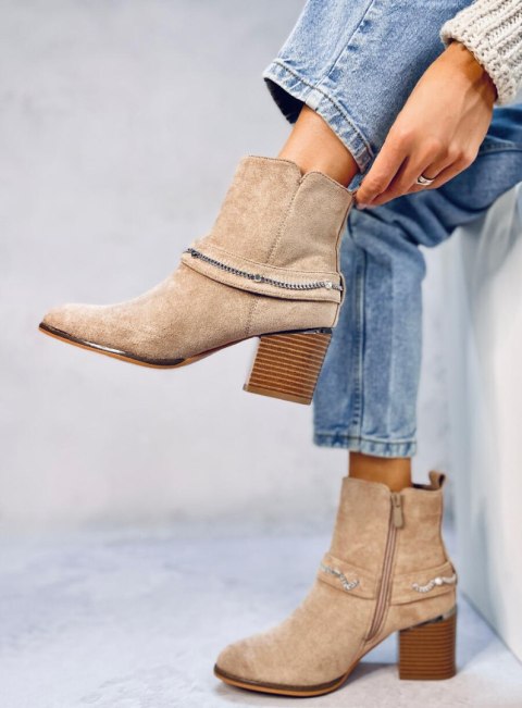 Botki na obcasie zamszowe ATHING KHAKI Botki na obcasie zamszowe ATHING KHAKI