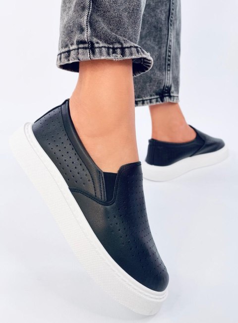 Trampki slip-on ażurowe TOWNS BLACK Trampki slip-on ażurowe TOWNS BLACK