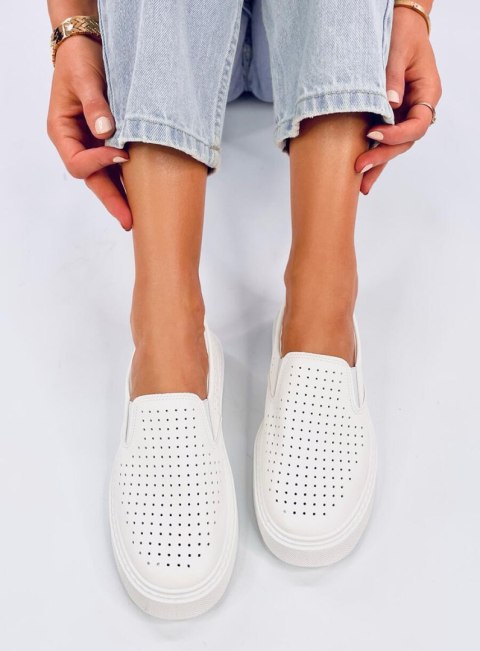 Trampki slip-on ażurowe TOWNS WHITE Trampki slip-on ażurowe TOWNS WHITE