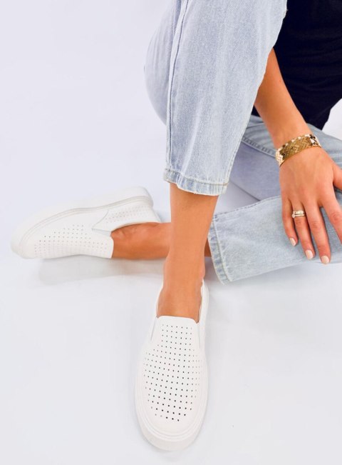 Trampki slip-on ażurowe TOWNS WHITE Trampki slip-on ażurowe TOWNS WHITE