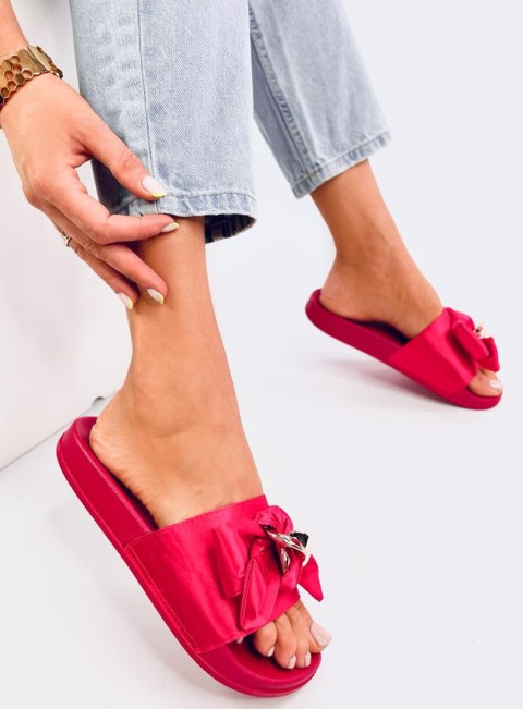 Klapki damskie CAMELIA RED Klapki damskie CAMELIA RED