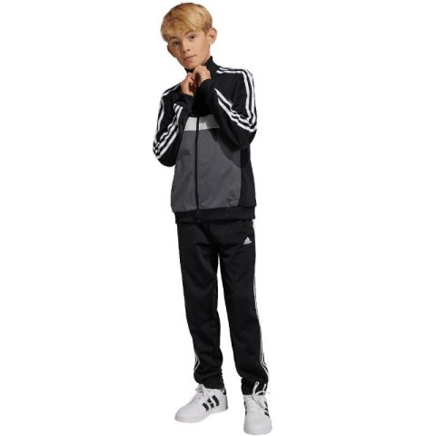 Dres adidas Essentials 3-Stripes Tiberio Track Suit Jr HR6406 Dres adidas Essentials 3-Stripes Tiberio Track Suit Jr HR6406