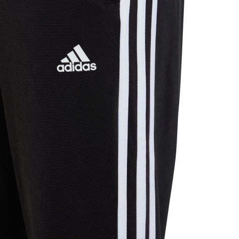 Dres adidas Essentials 3-Stripes Tiberio Track Suit Jr HR6406 Dres adidas Essentials 3-Stripes Tiberio Track Suit Jr HR6406