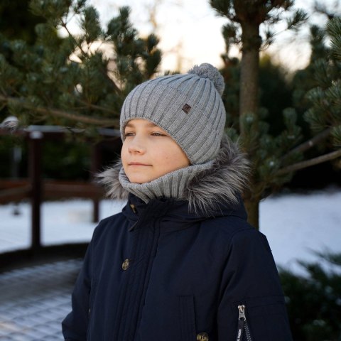 Czapka i komin dla chłopca zimowy komplet, granatowy, z pomponem Wiliam Czapka i komin dla chłopca zimowy komplet, granatowy, z pomponem Wiliam
