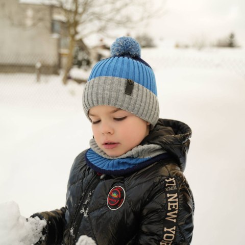 Komplet zimowy dla chłopca: czapka i komin czarny Karson Komplet zimowy dla chłopca: czapka i komin czarny Karson