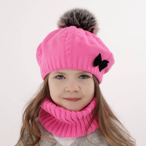 Komplet zimowy dla dziewczynki: beret z pomponem i komin czarny Amora Komplet zimowy dla dziewczynki: beret z pomponem i komin czarny Amora