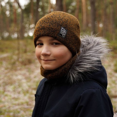 Komplet zimowy dla chłopca: czapka i komin beżowy Korado