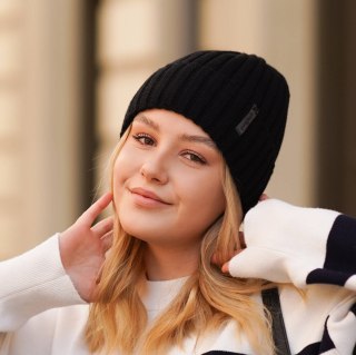 Czapka zimowa damska, czarna, elegancka Parisa