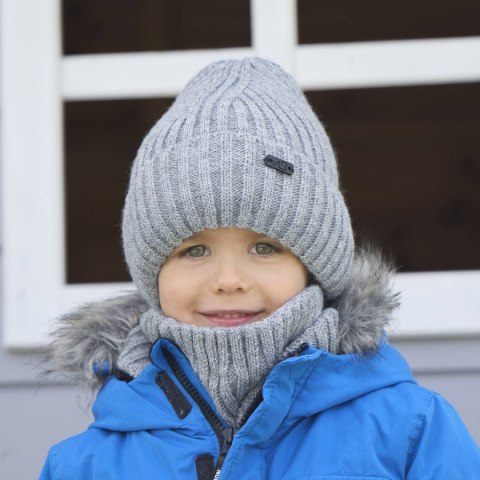 Komplet zimowy dla chłopca: czapka i komin czarny Zeno Komplet zimowy dla chłopca: czapka i komin czarny Zeno