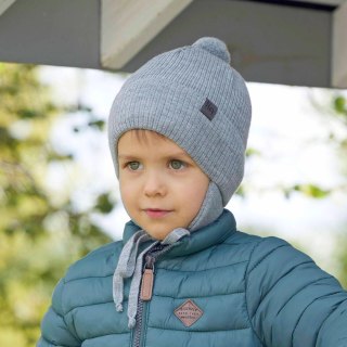 Czapka jesienna, wiosenna dla chłopca, jasnoniebieska, z pomponem, wiązana Axel