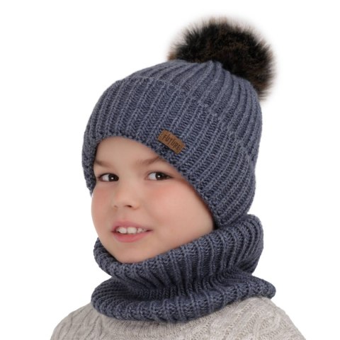 Komplet zimowy dla chłopca: czapka z pomponem i komin w kolorze camel Wonder Komplet zimowy dla chłopca: czapka z pomponem i komin w kolorze camel Wonder