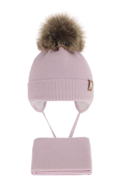 Czapka i szalik dla dziewczynki zimowy komplet, liliowy, wełniany merino, z pomponem, wiązany Arika Czapka i szalik dla dziewczynki zimowy komplet, liliowy, wełniany merino, z pomponem, wiązany Arika