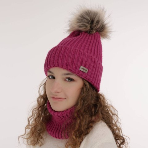 Czapka i komin dla dziewczynki zimowy komplet, różowy, z pomponem Willow Czapka i komin dla dziewczynki zimowy komplet, różowy, z pomponem Willow