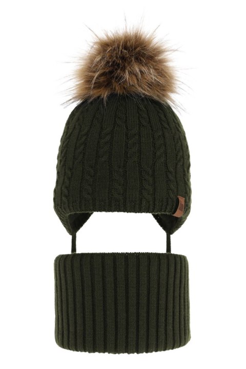 Komplet zimowy dla chłopca: czapka z pomponem i komin khaki Indigo Komplet zimowy dla chłopca: czapka z pomponem i komin khaki Indigo
