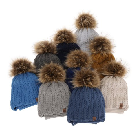 Komplet zimowy dla chłopca: czapka z pomponem i komin khaki Indigo Komplet zimowy dla chłopca: czapka z pomponem i komin khaki Indigo