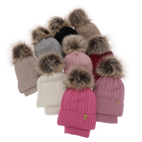 Komplet zimowy dla dziewczynki: czapka i komin różowy wełniany merino Mirabel Komplet zimowy dla dziewczynki: czapka i komin różowy wełniany merino Mirabel