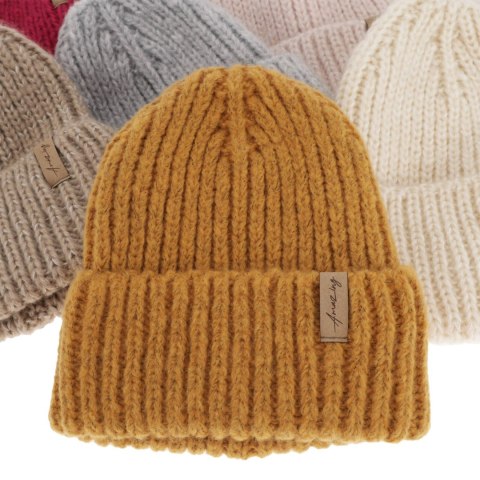 Czapka zimowa damska, różowa, z wełną merino Caro Czapka zimowa damska, różowa, z wełną merino Caro