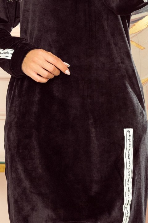 322-3 Bluza z kapturem i kieszeniami - CZARNY WELUR - XXL 322-3 Bluza z kapturem i kieszeniami - CZARNY WELUR - XXL