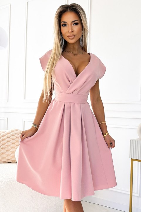 348-9 SCARLETT rozkloszowana sukienka z kopertowym dekoltem i paskiem - PUDROWY RÓŻ - XL 348-9 SCARLETT rozkloszowana sukienka z kopertowym dekoltem i paskiem - PUDROWY RÓŻ - XL