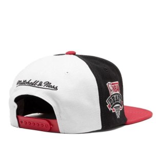 Czapka z daszkiem Mitchell & Ness Chicago Bulls NBA Core I Snapback Buls HHSS6742-CBUYYPPPWHRD