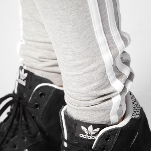Spodnie adidas ORIGINALS 3-Stripes Leggings W AY8946 34 Spodnie adidas ORIGINALS 3-Stripes Leggings W AY8946 34
