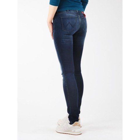 Jeansy Wrangler Jaclyn Dark Lake W W26DU468Y US 28 / 34 Jeansy Wrangler Jaclyn Dark Lake W W26DU468Y US 28 / 34