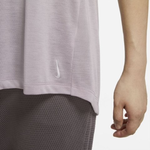 Koszulka Nike Yoga Dri-FIT W DD5594-501 XS (158cm) Koszulka Nike Yoga Dri-FIT W DD5594-501 XS (158cm)
