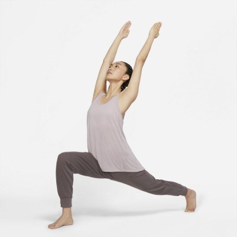 Koszulka Nike Yoga Dri-FIT W DD5594-501 XS (158cm) Koszulka Nike Yoga Dri-FIT W DD5594-501 XS (158cm)
