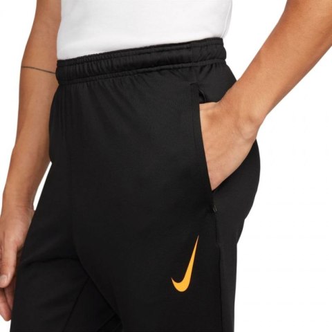 Spodnie Nike Therma-Fit Strike Pant Kwpz Winter Warrior M DC9159 010 S Spodnie Nike Therma-Fit Strike Pant Kwpz Winter Warrior M DC9159 010 S