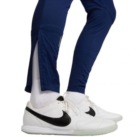 Spodnie Nike Therma-Fit Strike Pant Kwpz Winter Warrior M DC9159 492 M Spodnie Nike Therma-Fit Strike Pant Kwpz Winter Warrior M DC9159 492 M