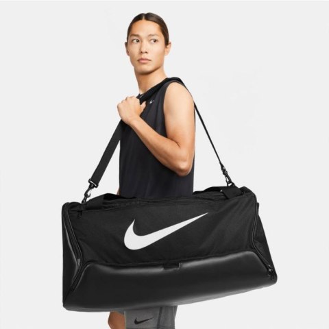 Torba Nike Brasilia 9.5 DO9193 010 czarny Torba Nike Brasilia 9.5 DO9193 010 czarny