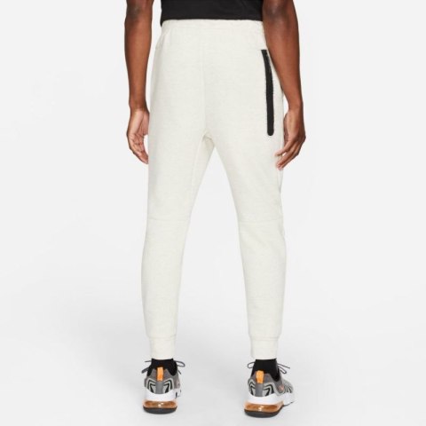 Spodnie Nike Sportswear Tech Fleece M DD4706-100 L Spodnie Nike Sportswear Tech Fleece M DD4706-100 L