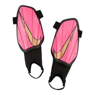 Ochraniacze piłkarskie Nike Charge SP2165-600 L (170-180cm)